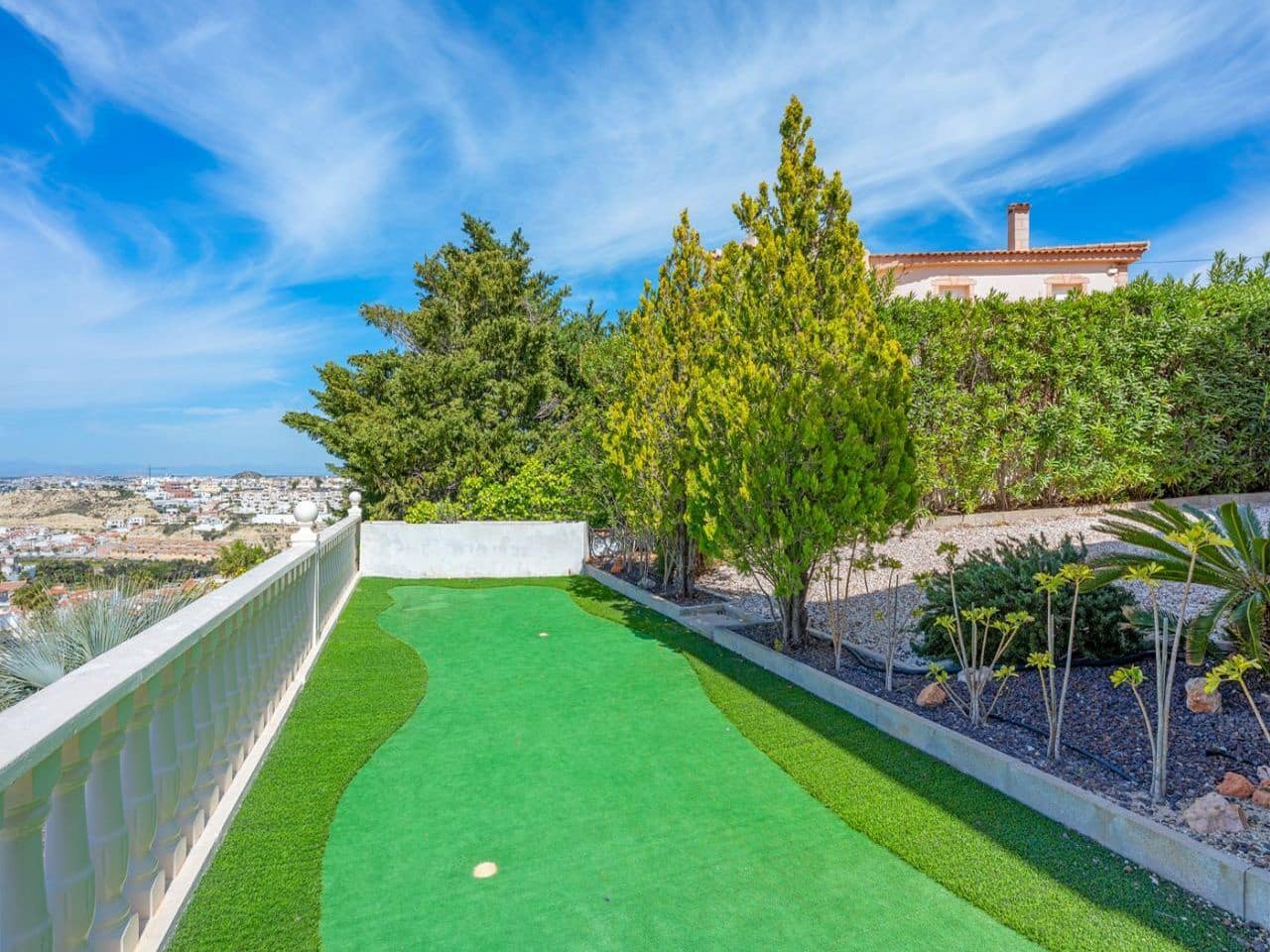 4 bedroom Villa for sale in Rojales with pool garage - € 599,000 (Ref: 9756317)