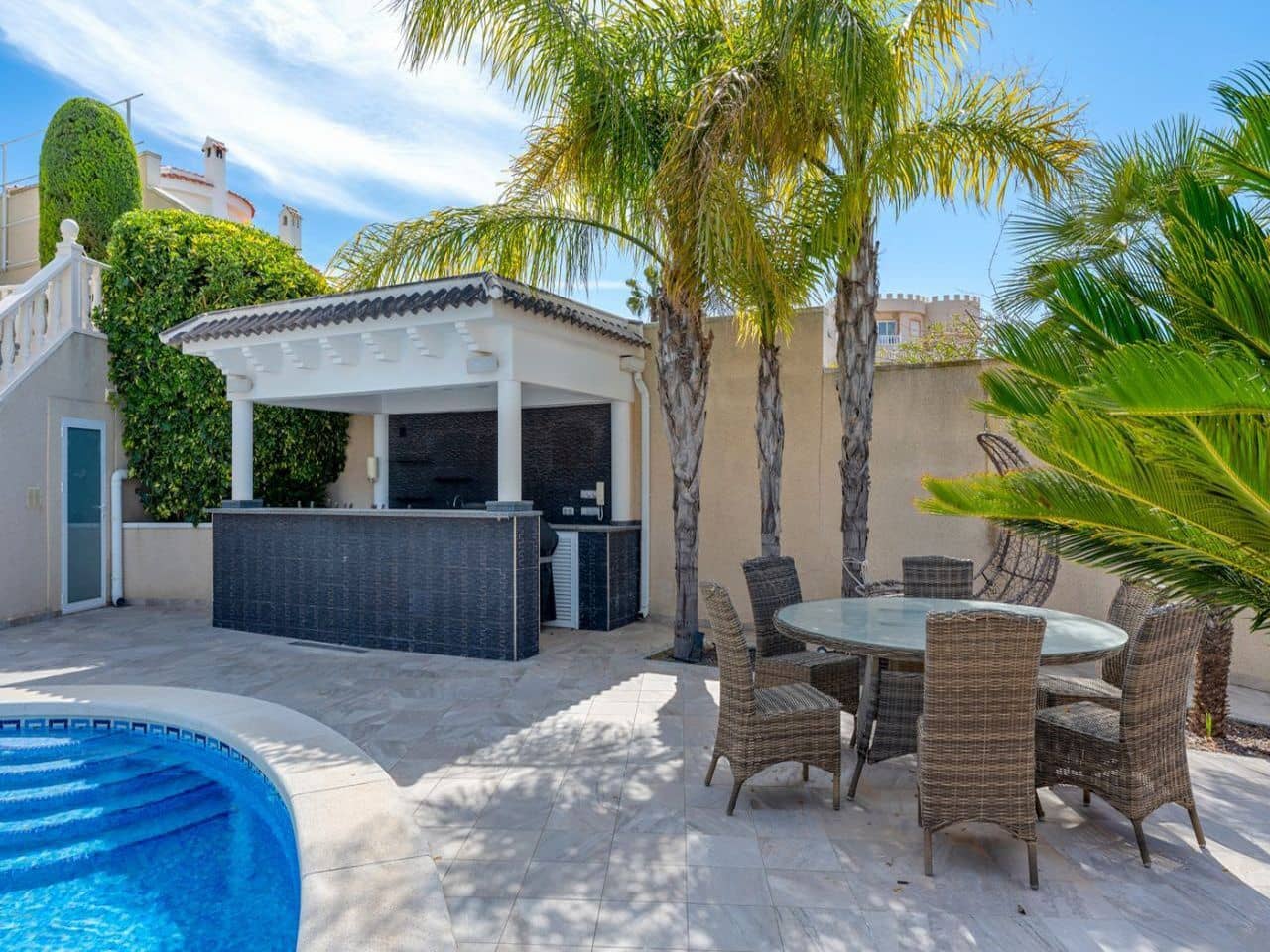 4 bedroom Villa for sale in Rojales with pool garage - € 599,000 (Ref: 9756317)