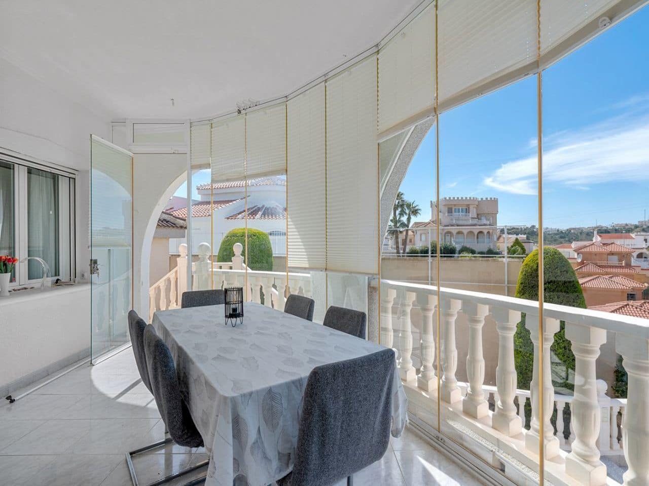 4 bedroom Villa for sale in Rojales with pool garage - € 599,000 (Ref: 9756317)