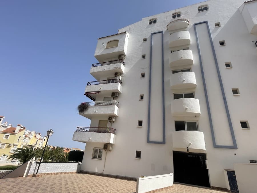 Lejlighed til salg i La Mata med swimmingpool - € 105.000 (Ref: 9761285)