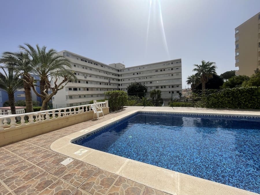 Lejlighed til salg i La Mata med swimmingpool - € 105.000 (Ref: 9761285)