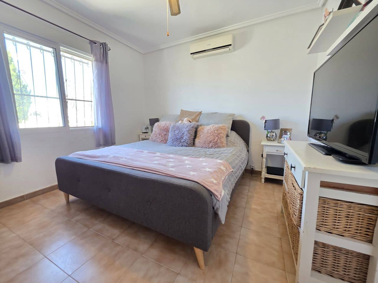 4 bedroom Villa for sale in Rojales with pool garage - € 495,000 (Ref: 9778428)