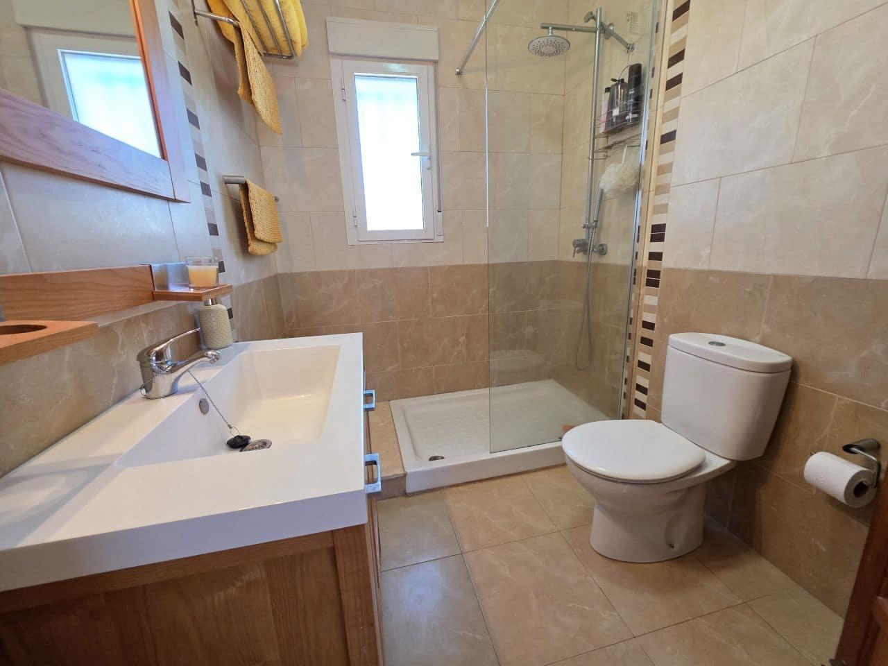 4 bedroom Villa for sale in Rojales with pool garage - € 495,000 (Ref: 9778428)