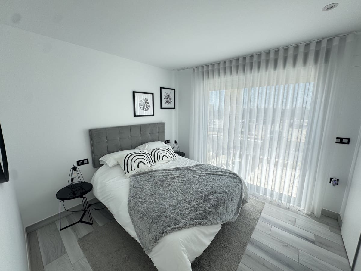 4 quarto Moradia para venda em Orihuela Costa com piscina - 649 000 € (Ref: 9778432)