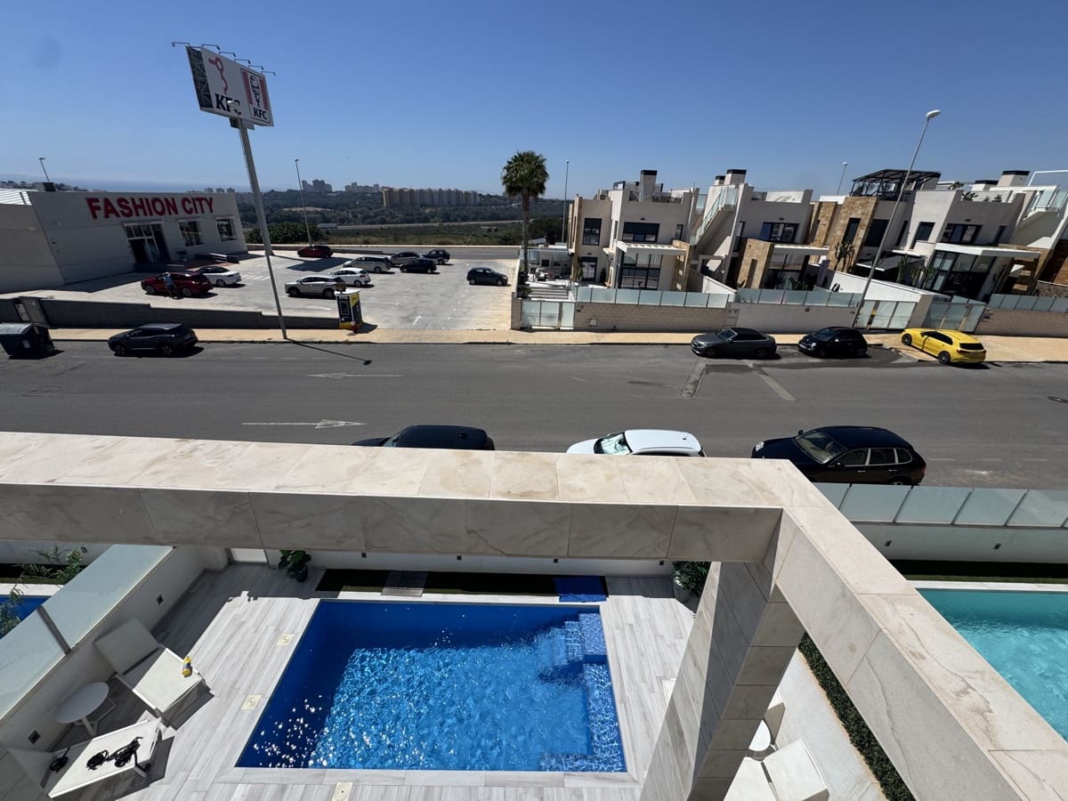 4 quarto Moradia para venda em Orihuela Costa com piscina - 649 000 € (Ref: 9778432)