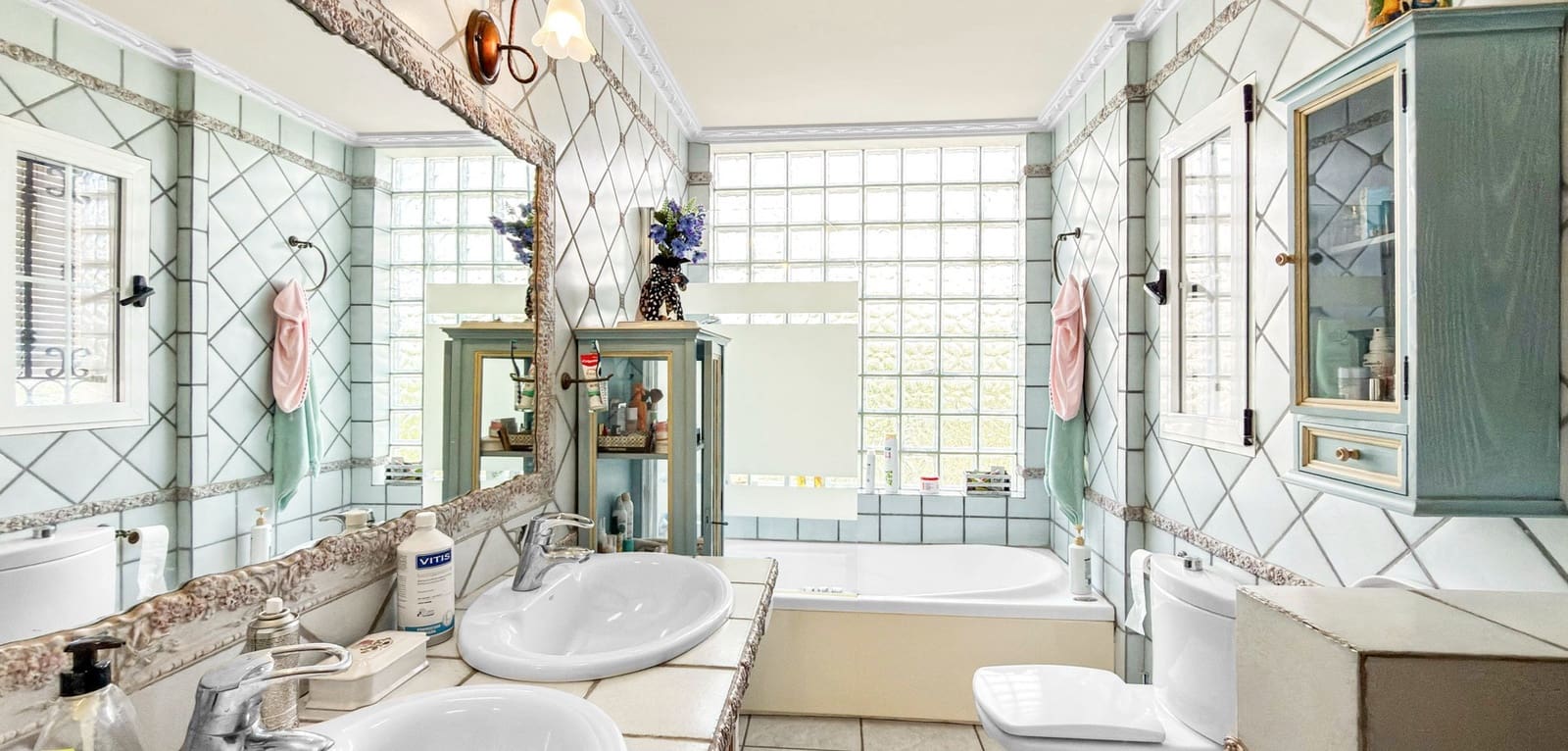 5 bedroom Villa for sale in Torrevieja with pool garage - € 950,000 (Ref: 9783872)