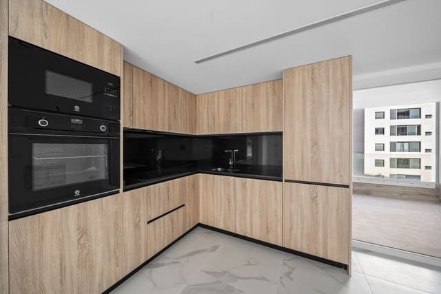 3 soverom Leilighet til salgs i Torrevieja med svømmebasseng garasje - € 599 000 (Ref: 9783874)