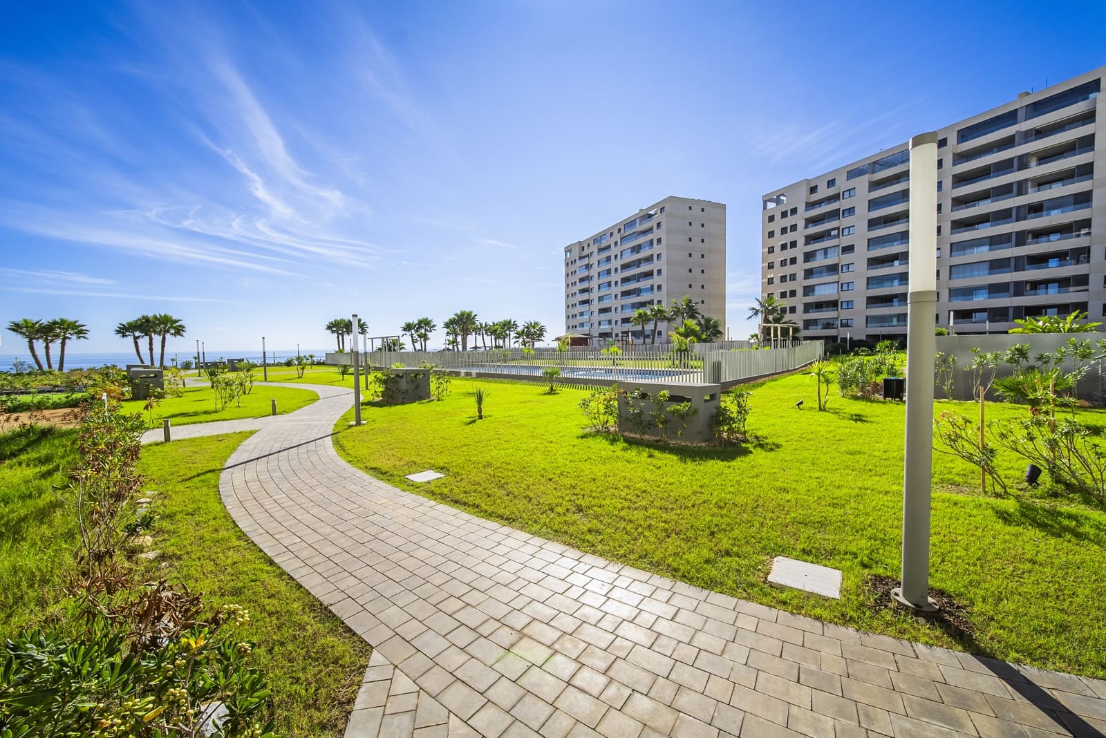 Apartamento de 3 habitaciones en Torrevieja en venta con piscina garaje - 599.000 € (Ref: 9783874)