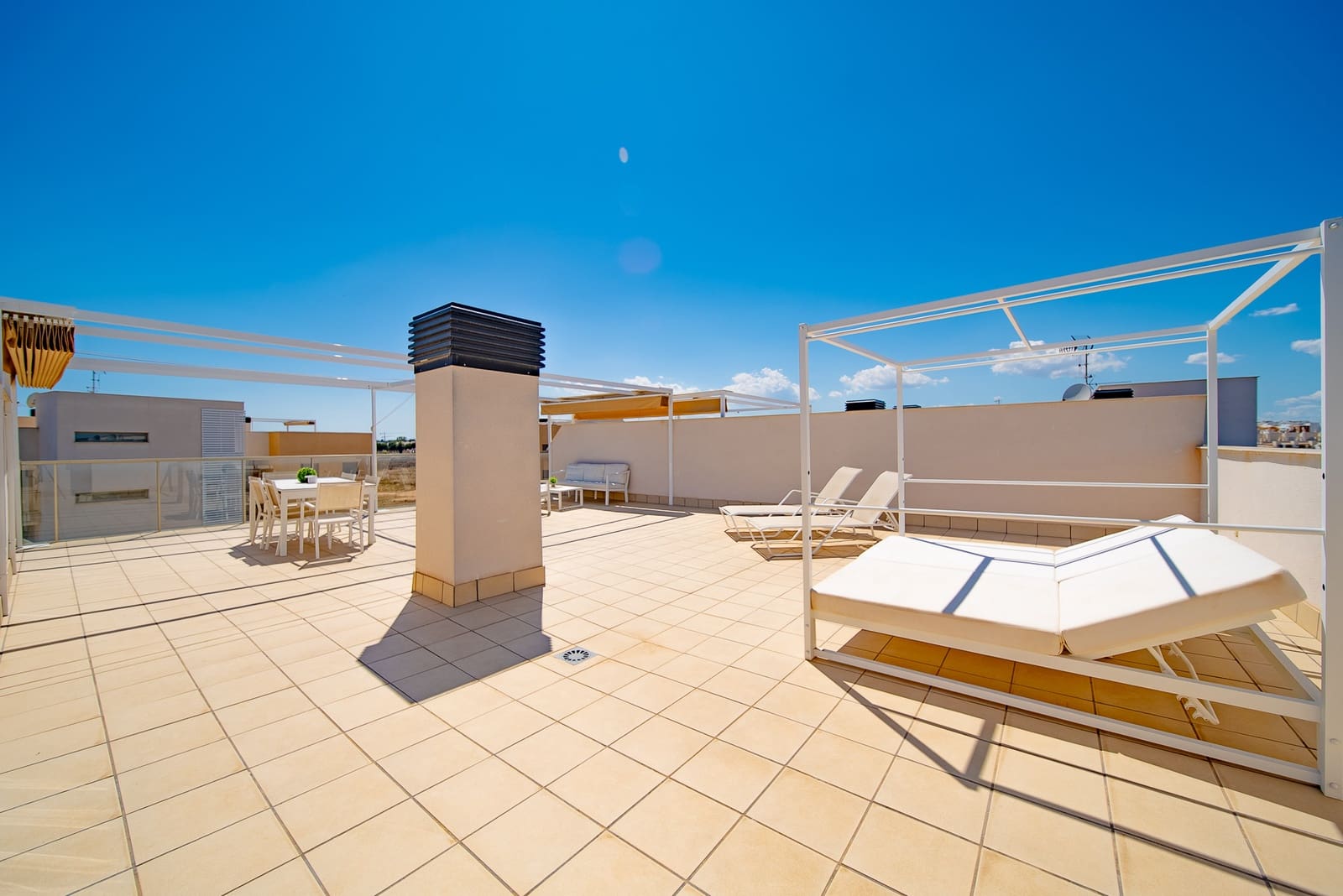 3 sypialnia Penthouse na sprzedaż w Orihuela Costa z basenem garażem - 360 000 € (Ref: 9783875)
