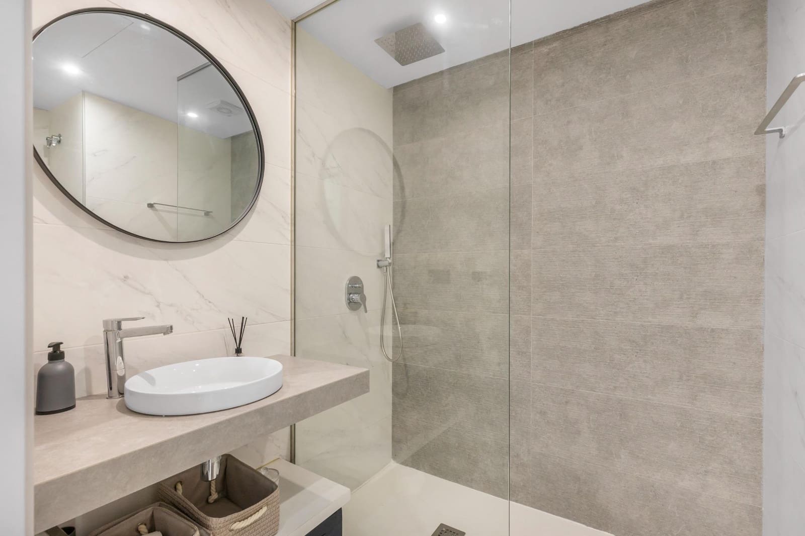 Bungalow de 2 habitaciones en Torrevieja en venta con piscina garaje - 269.900 € (Ref: 9789763)