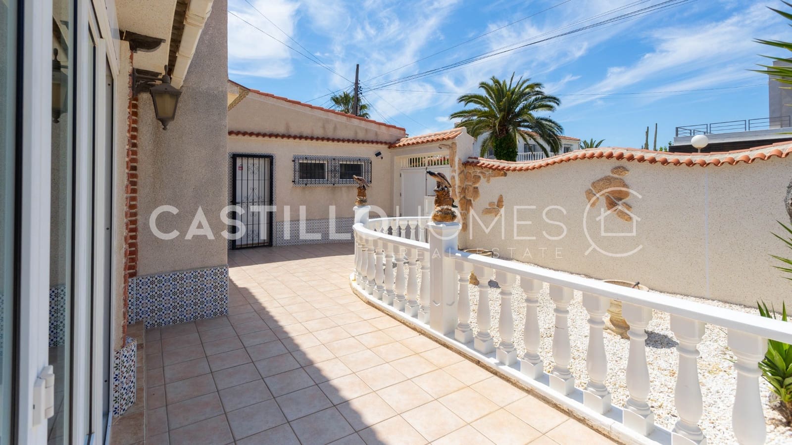 4 quarto Moradia para venda em Torrevieja com piscina garagem - 545 000 € (Ref: 9793331)
