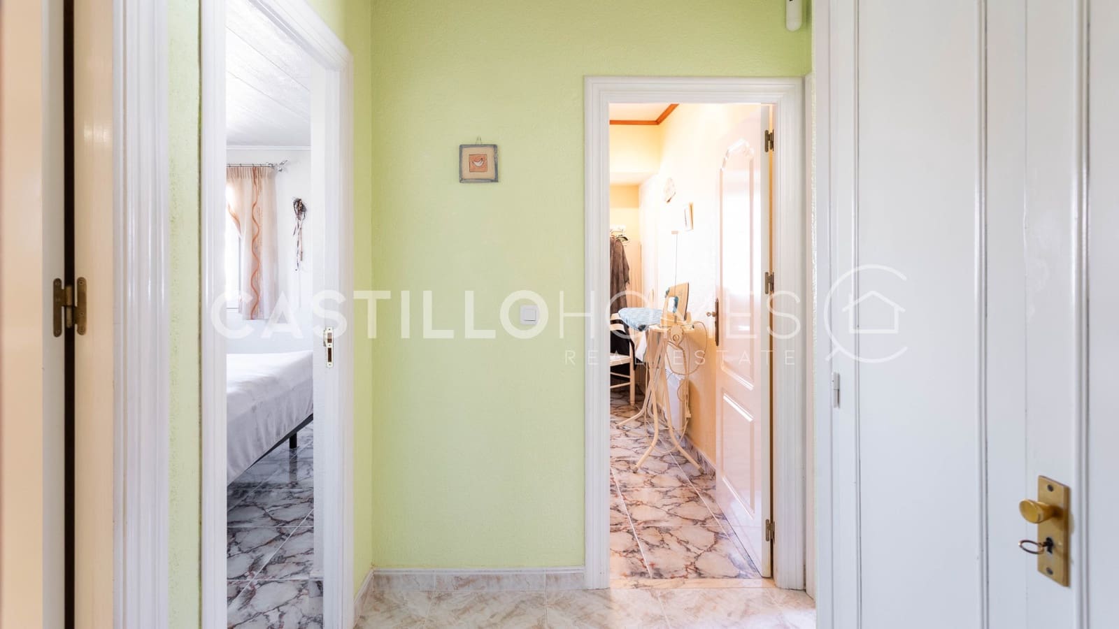 4 quarto Moradia para venda em Torrevieja com piscina garagem - 545 000 € (Ref: 9793331)