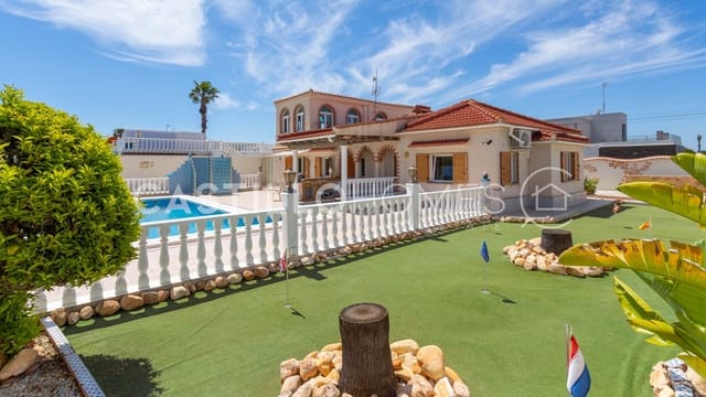 4 quarto Moradia para venda em Torrevieja com piscina garagem - 545 000 € (Ref: 9793331)