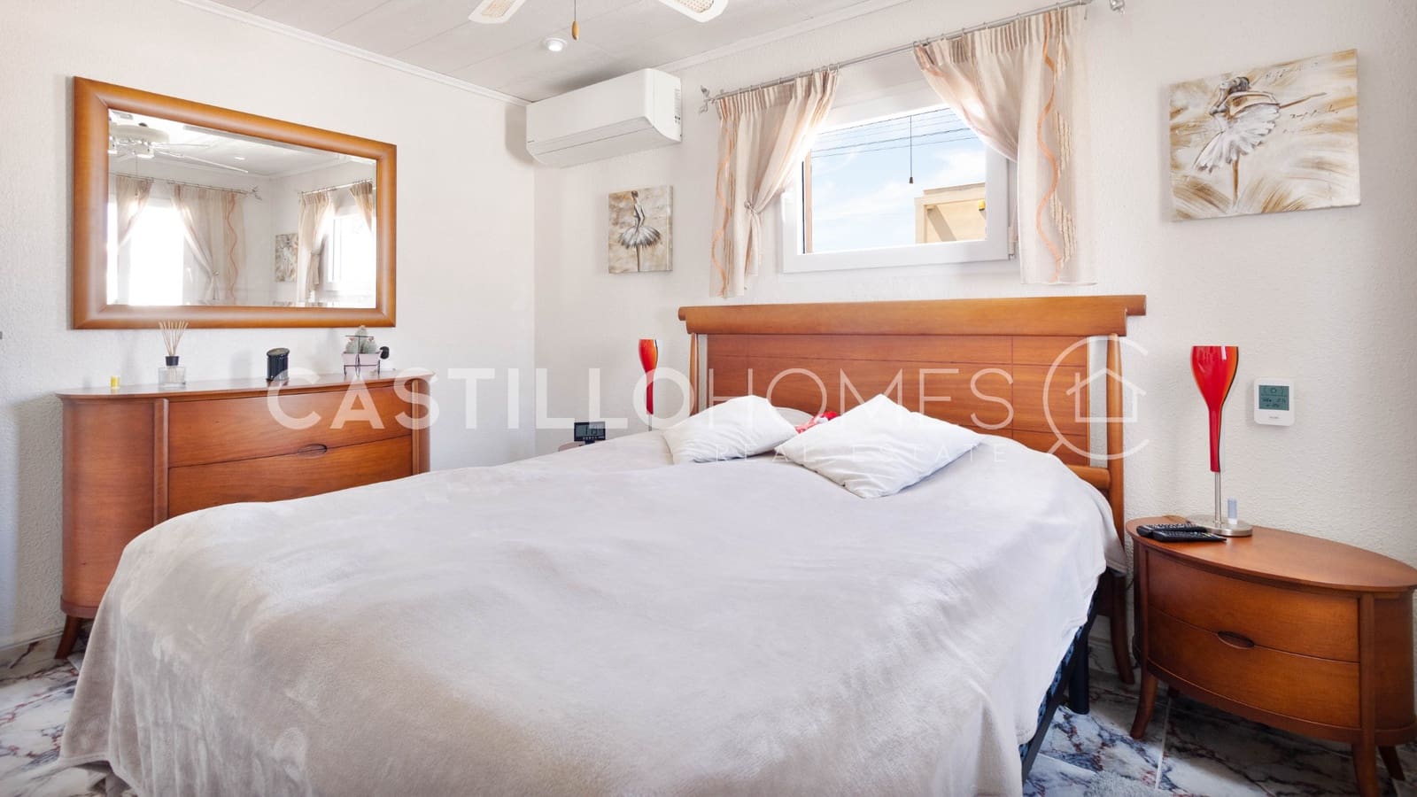 4 quarto Moradia para venda em Torrevieja com piscina garagem - 545 000 € (Ref: 9793331)