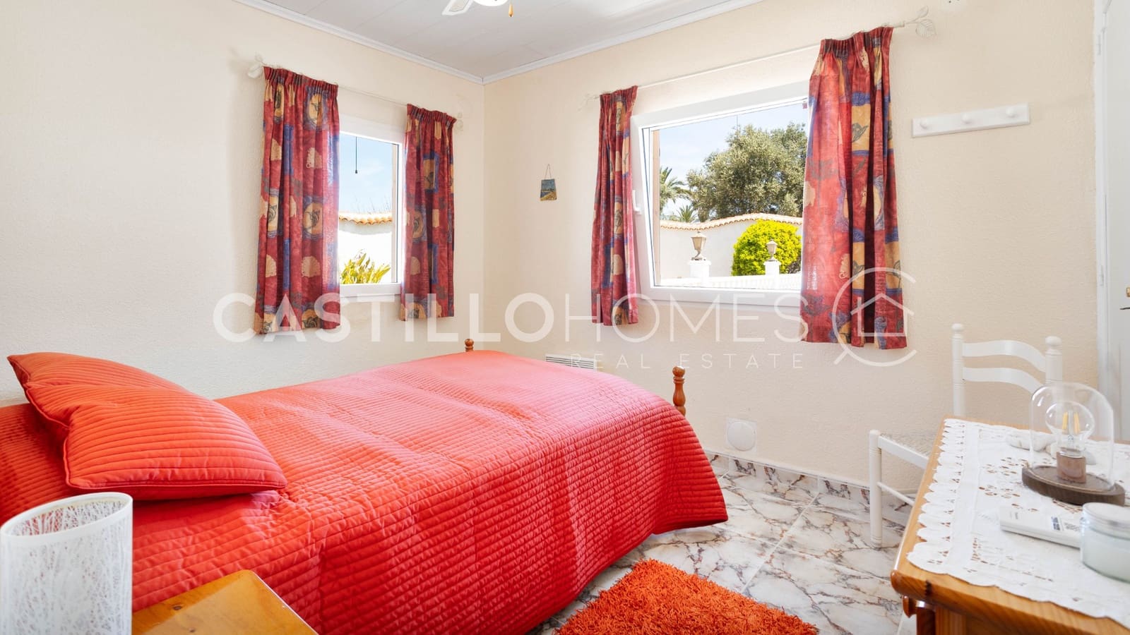 4 quarto Moradia para venda em Torrevieja com piscina garagem - 545 000 € (Ref: 9793331)