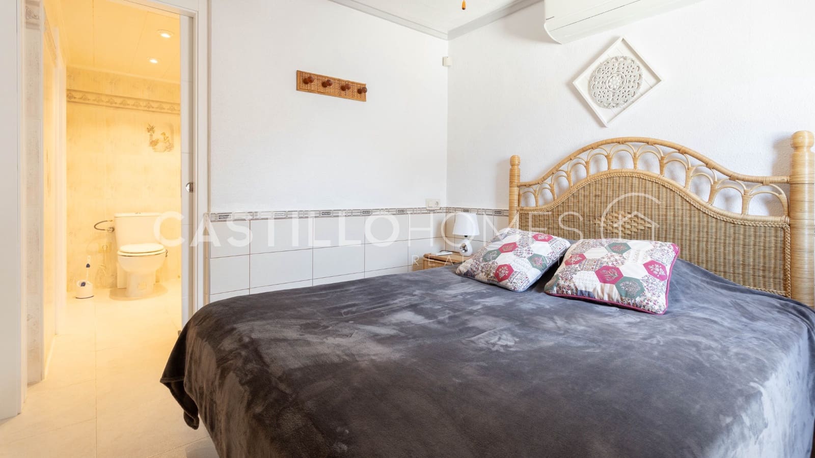 4 quarto Moradia para venda em Torrevieja com piscina garagem - 545 000 € (Ref: 9793331)