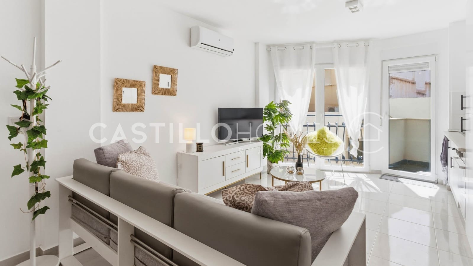 1 soveværelse Studio til salg i Torrevieja med swimmingpool - € 105.000 (Ref: 9793332)