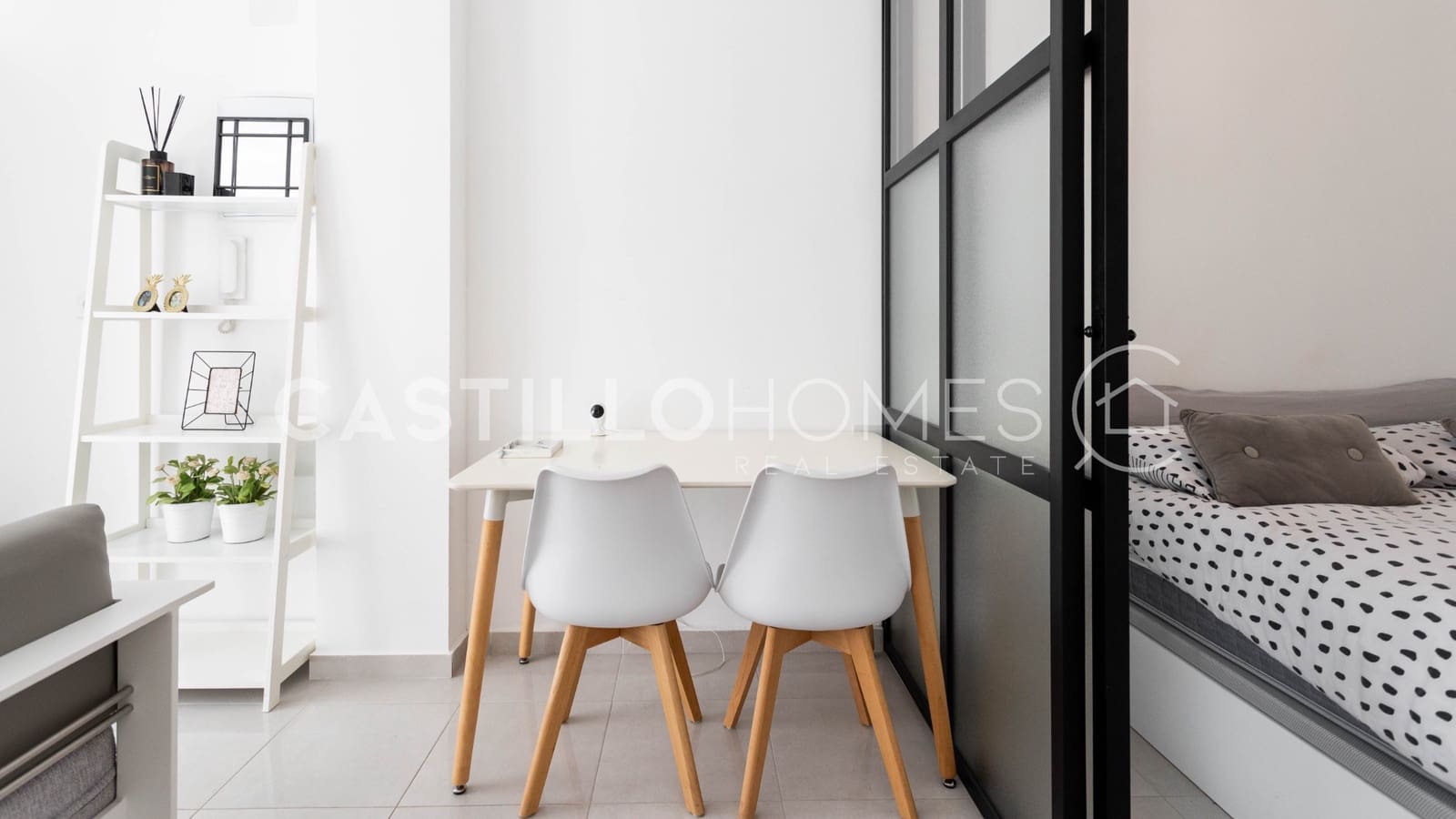 1 soveværelse Studio til salg i Torrevieja med swimmingpool - € 105.000 (Ref: 9793332)