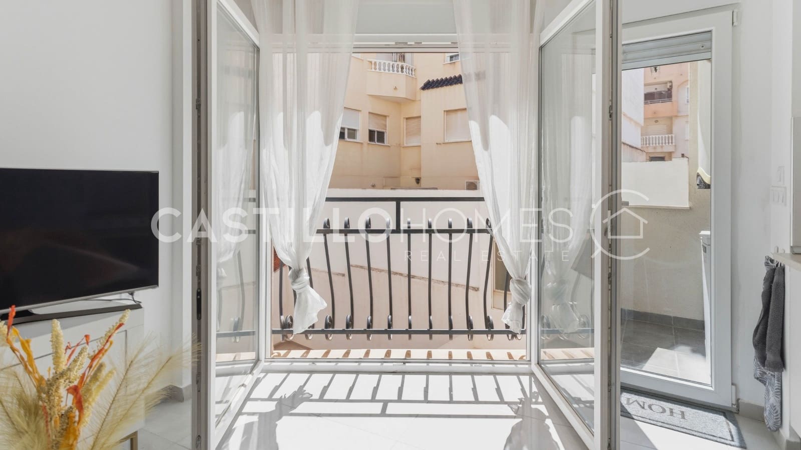 1 soveværelse Studio til salg i Torrevieja med swimmingpool - € 105.000 (Ref: 9793332)