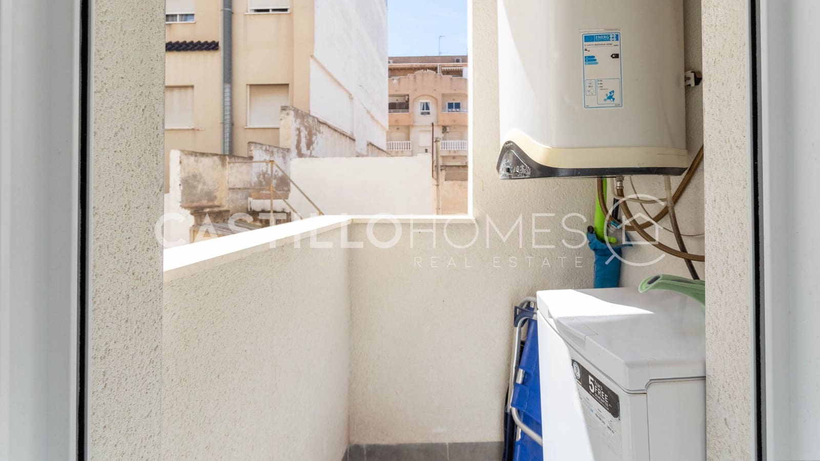 1 soveværelse Studio til salg i Torrevieja med swimmingpool - € 105.000 (Ref: 9793332)