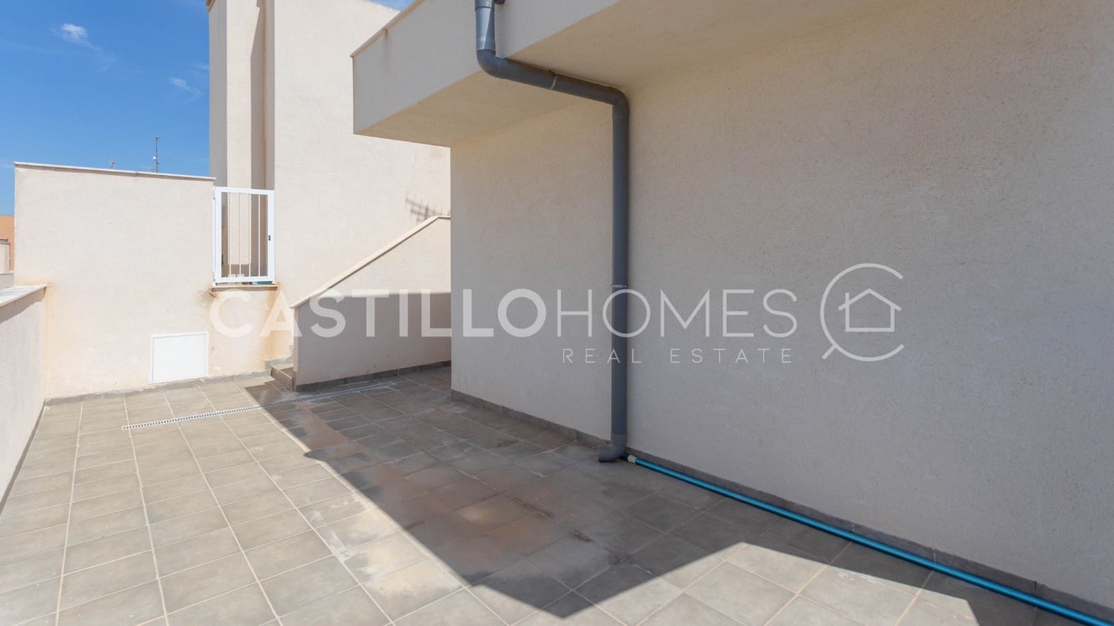 1 soveværelse Studio til salg i Torrevieja med swimmingpool - € 105.000 (Ref: 9793332)