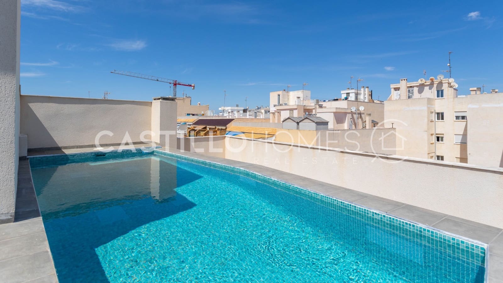 1 soveværelse Studio til salg i Torrevieja med swimmingpool - € 105.000 (Ref: 9793332)