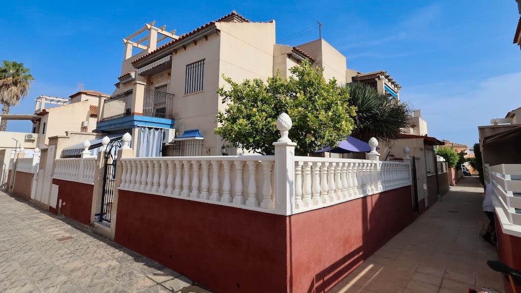 2 soveværelse Bungalow til salg i Orihuela Costa med swimmingpool - € 147.000 (Ref: 9793341)