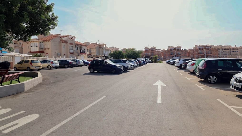 2 soveværelse Bungalow til salg i Orihuela Costa med swimmingpool - € 147.000 (Ref: 9793341)