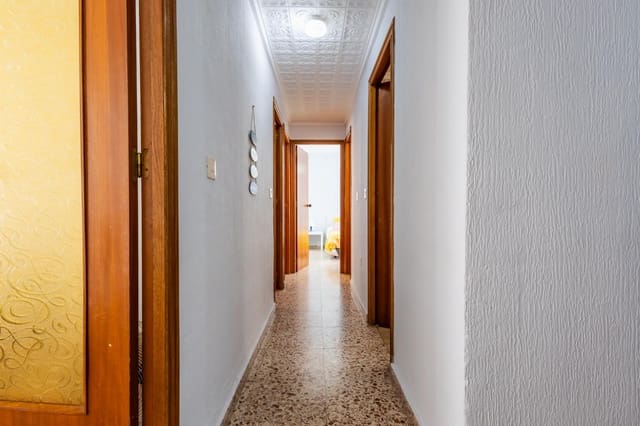 3 soveværelse Lejlighed til salg i Torrevieja med garage - € 163.000 (Ref: 9797733)