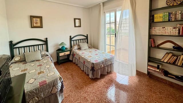 3 Zimmer Villa zu verkaufen in Orihuela Costa, Orihuela mit Pool - 330.000 € (Ref: 9797745)