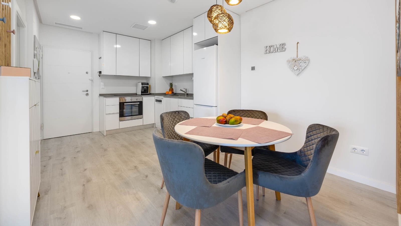 3 soveværelse Lejlighed til salg i Orihuela Costa med swimmingpool garage - € 299.000 (Ref: 9797747)