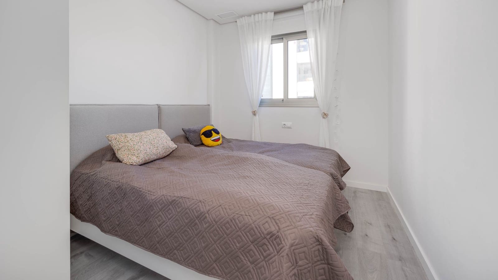 3 soveværelse Lejlighed til salg i Orihuela Costa med swimmingpool garage - € 299.000 (Ref: 9797747)