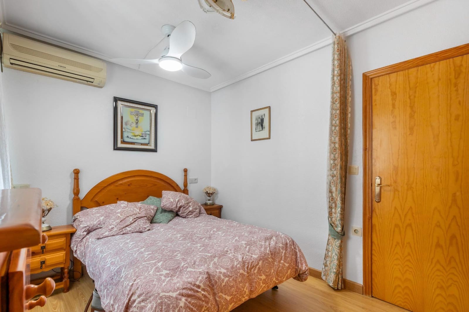 3 makuuhuone Kattohuoneisto myytävänä paikassa Torrevieja mukana 
autotalli - 181 000 € (Ref: 9800295)