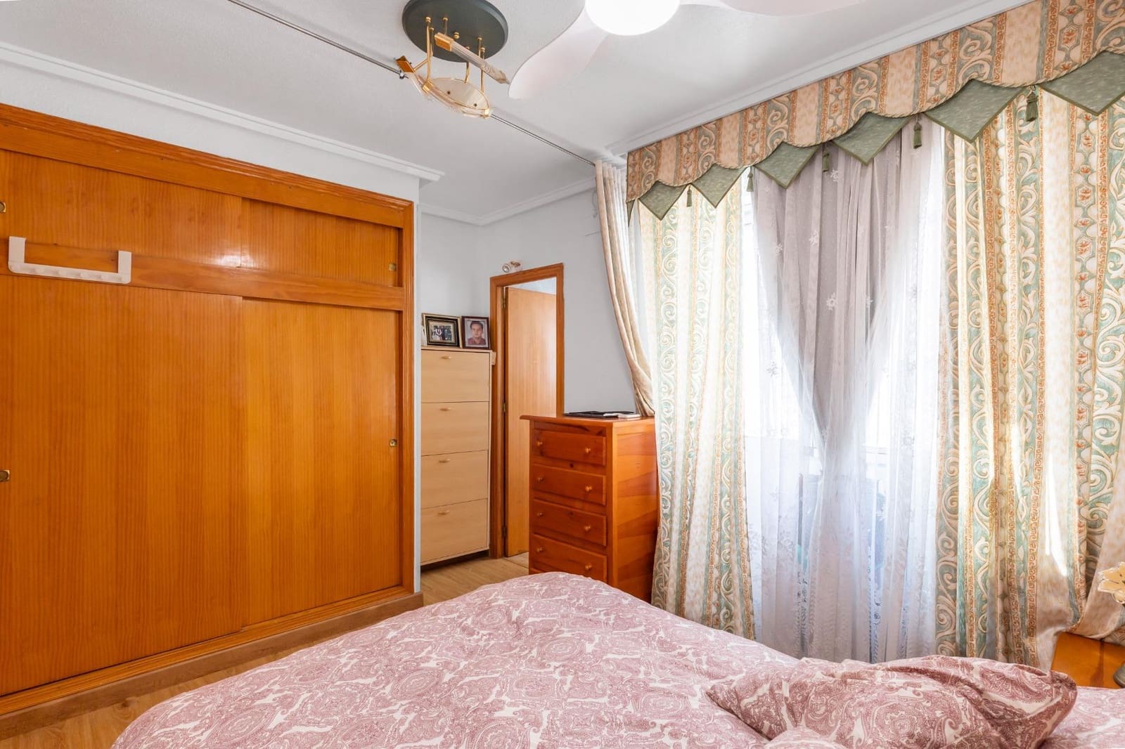 3 makuuhuone Kattohuoneisto myytävänä paikassa Torrevieja mukana 
autotalli - 181 000 € (Ref: 9800295)