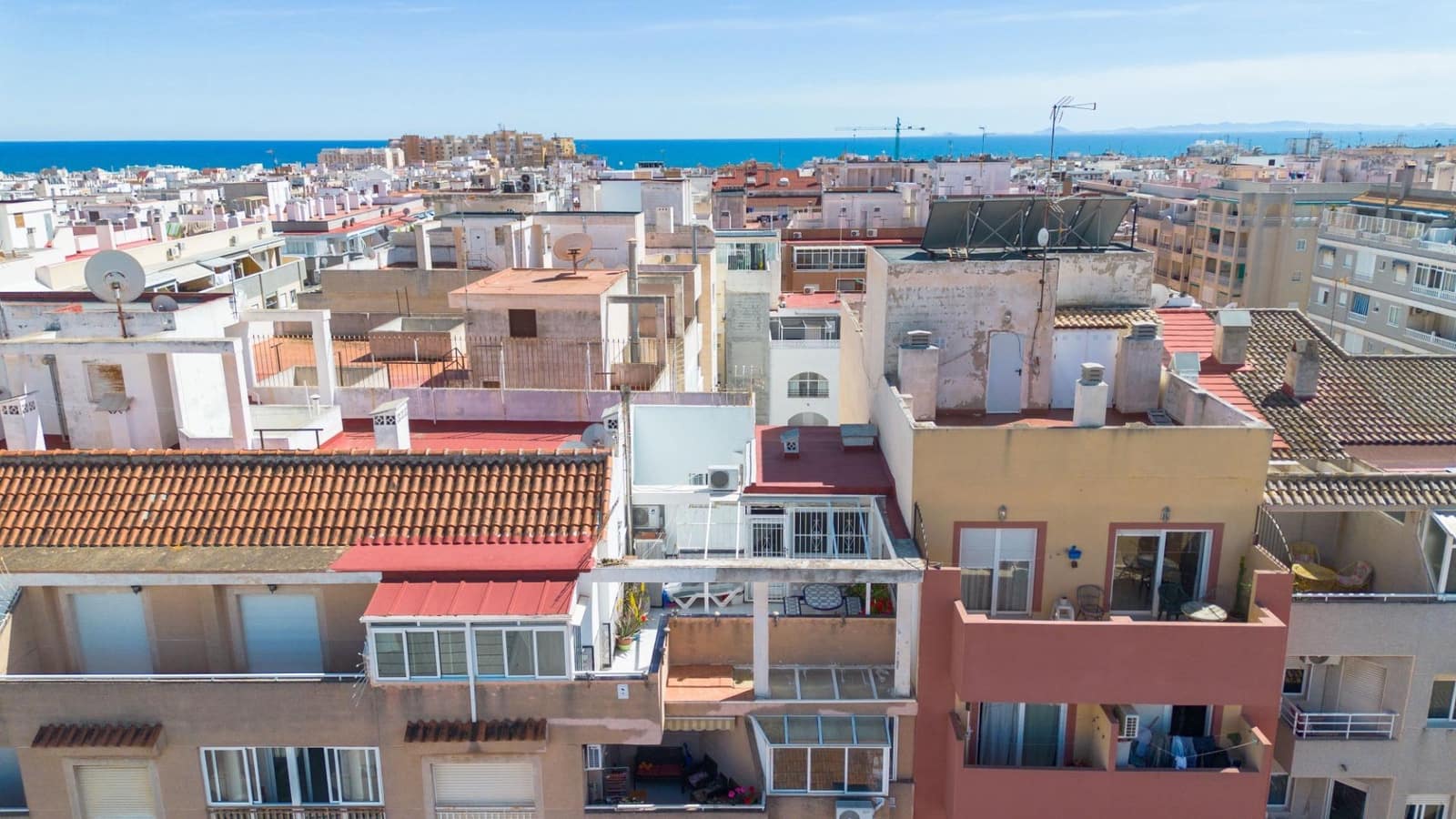 3 makuuhuone Kattohuoneisto myytävänä paikassa Torrevieja mukana 
autotalli - 181 000 € (Ref: 9800295)