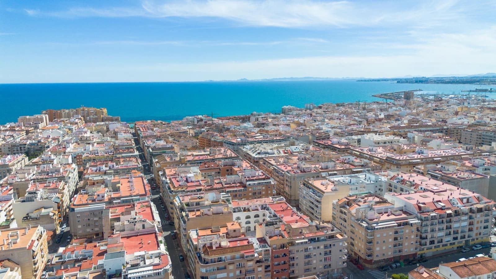 3 makuuhuone Kattohuoneisto myytävänä paikassa Torrevieja mukana 
autotalli - 181 000 € (Ref: 9800295)