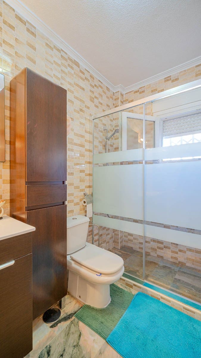 2 slaapkamer Rijtjeshuis te koop in Punta Prima met zwembad - € 269.000 (Ref: 9800305)