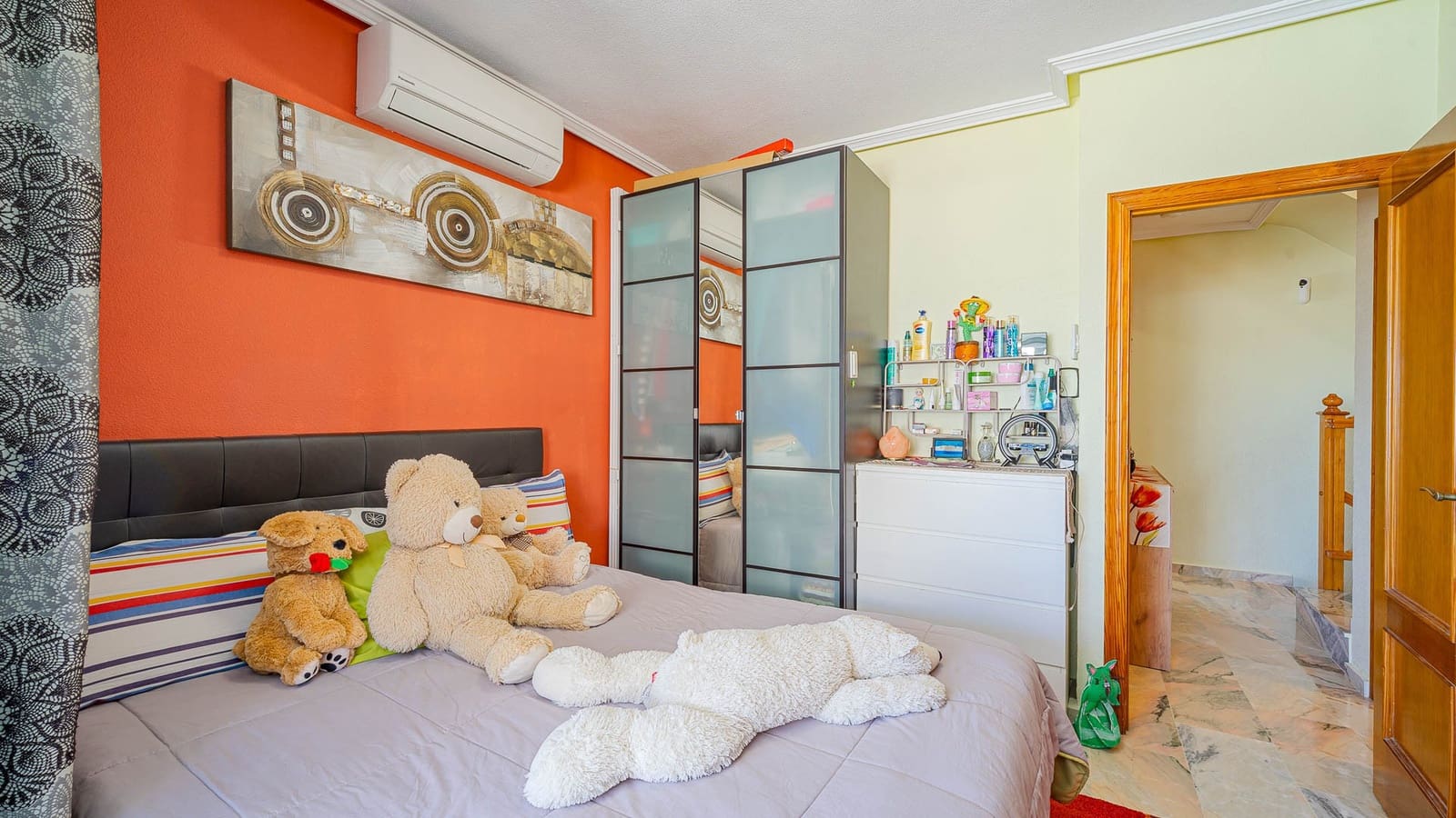 2 slaapkamer Rijtjeshuis te koop in Punta Prima met zwembad - € 269.000 (Ref: 9800305)