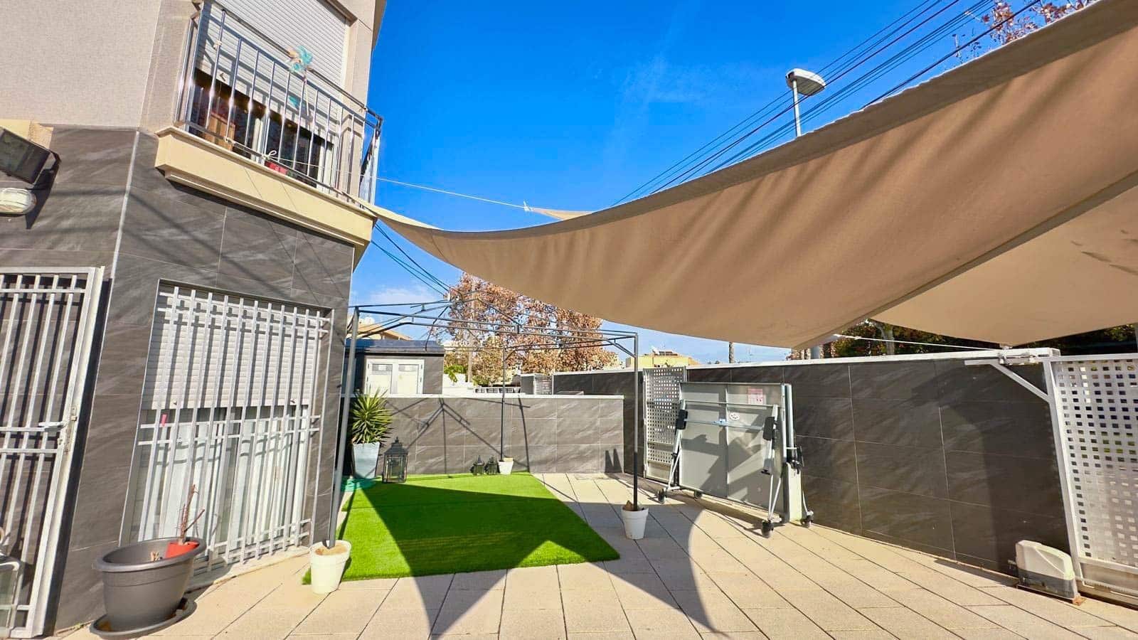 12 Zimmer Apartment zu verkaufen in Torrevieja mit Garage - 1.700.000 € (Ref: 9802731)