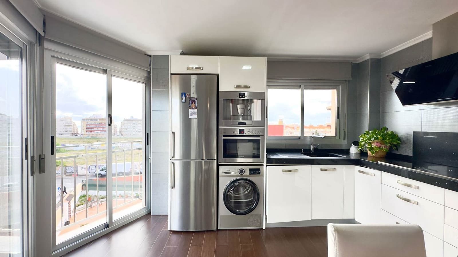 12 Zimmer Apartment zu verkaufen in Torrevieja mit Garage - 1.700.000 € (Ref: 9802731)