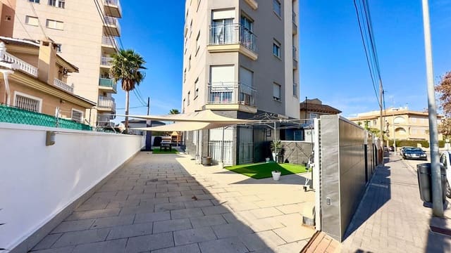 12 chambre Appartement à vendre à Torrevieja avec garage - 1 700 000 € (Ref: 9802731)