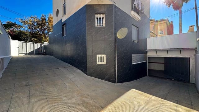 12 chambre Appartement à vendre à Torrevieja avec garage - 1 700 000 € (Ref: 9802731)