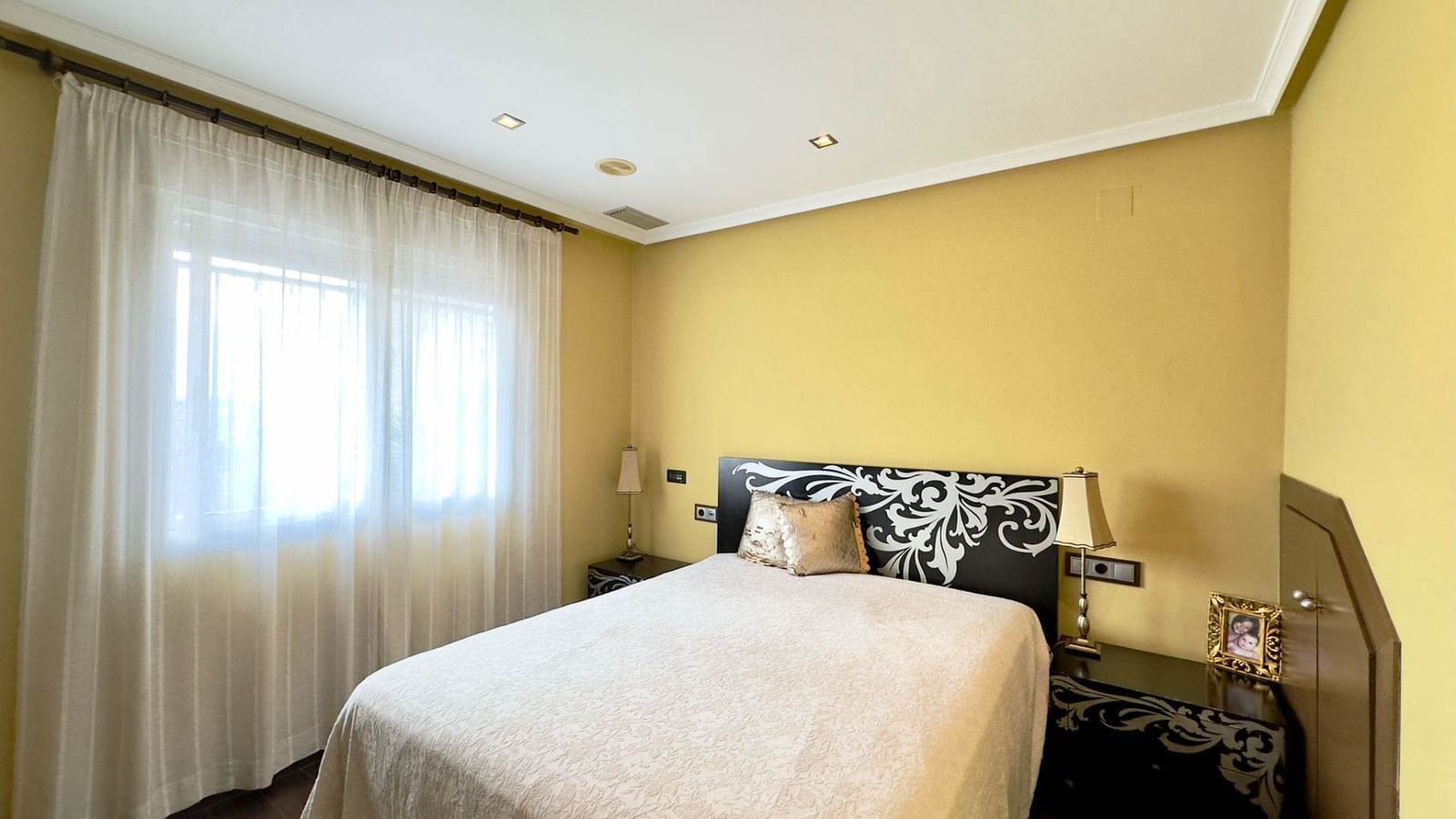 12 Zimmer Apartment zu verkaufen in Torrevieja mit Garage - 1.700.000 € (Ref: 9802731)