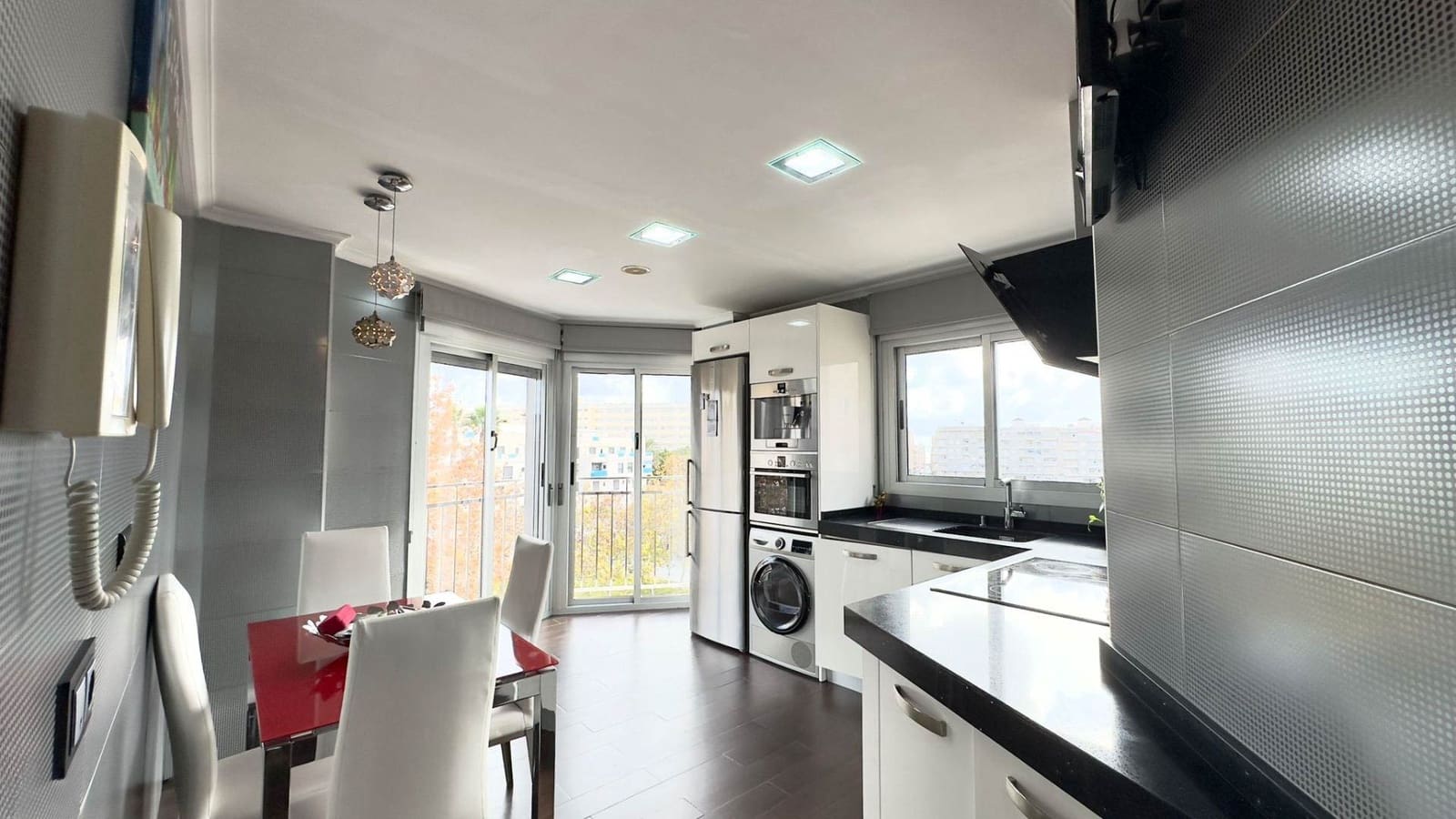 12 Zimmer Apartment zu verkaufen in Torrevieja mit Garage - 1.700.000 € (Ref: 9802731)