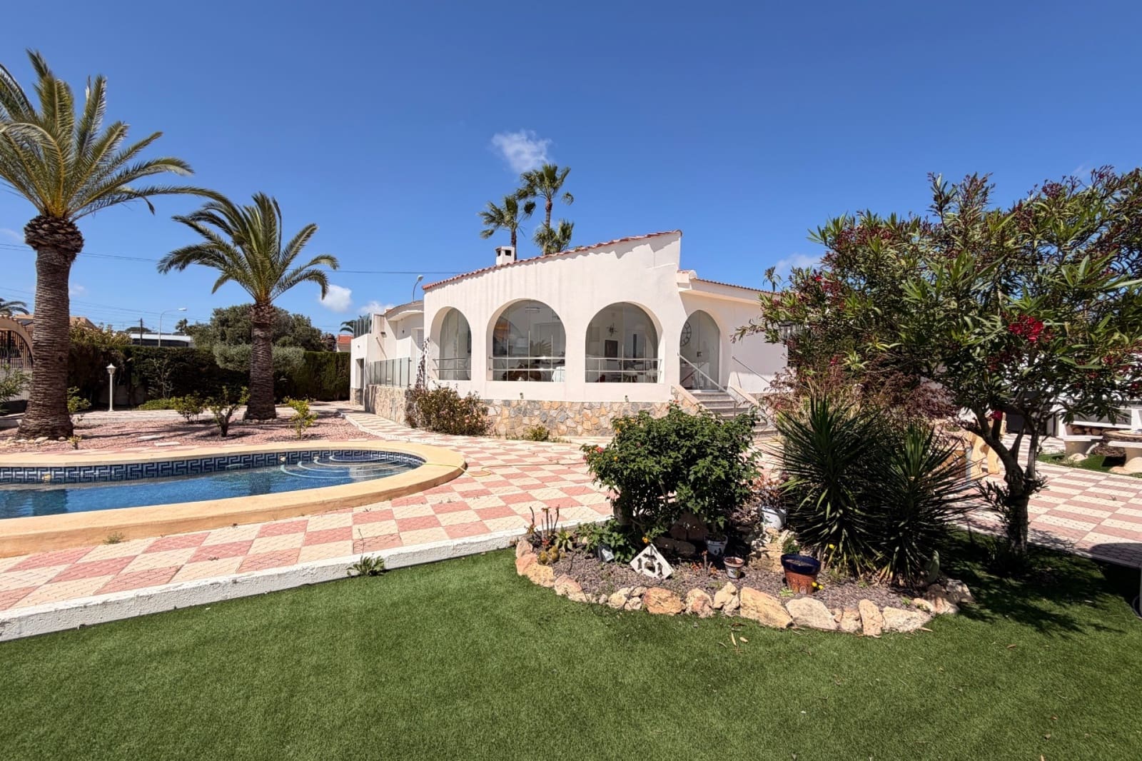 3 Zimmer Villa zu verkaufen in Ciudad Quesada mit Pool Garage - 475.000 € (Ref: 9805226)