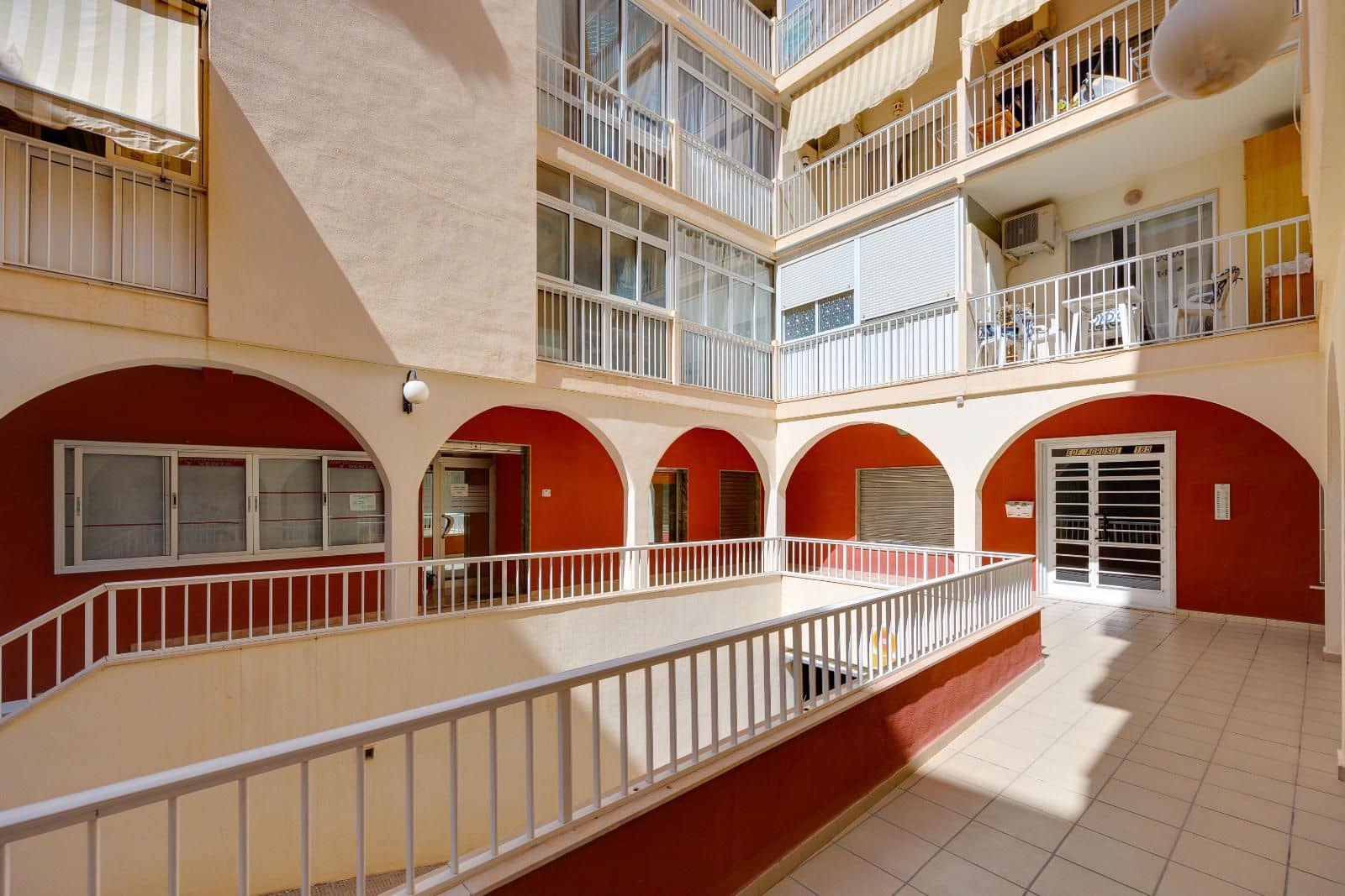 1 sovrum Lägenhet till salu i Torrevieja - 114 969 € (Ref: 9805227)