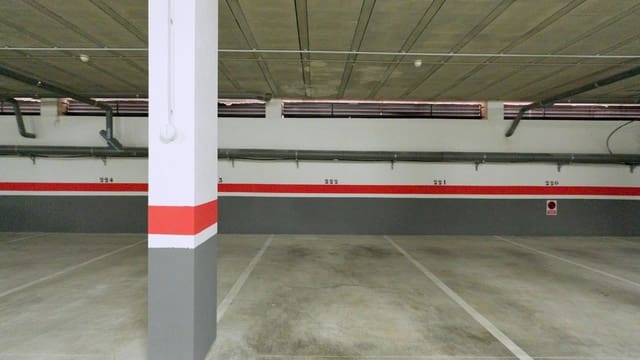 Garagem para venda em Torrevieja - 11 000 € (Ref: 9805236)