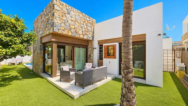 2 soveværelse Villa til salg i Orihuela Costa, Orihuela med swimmingpool - € 299.000 (Ref: 9806796)