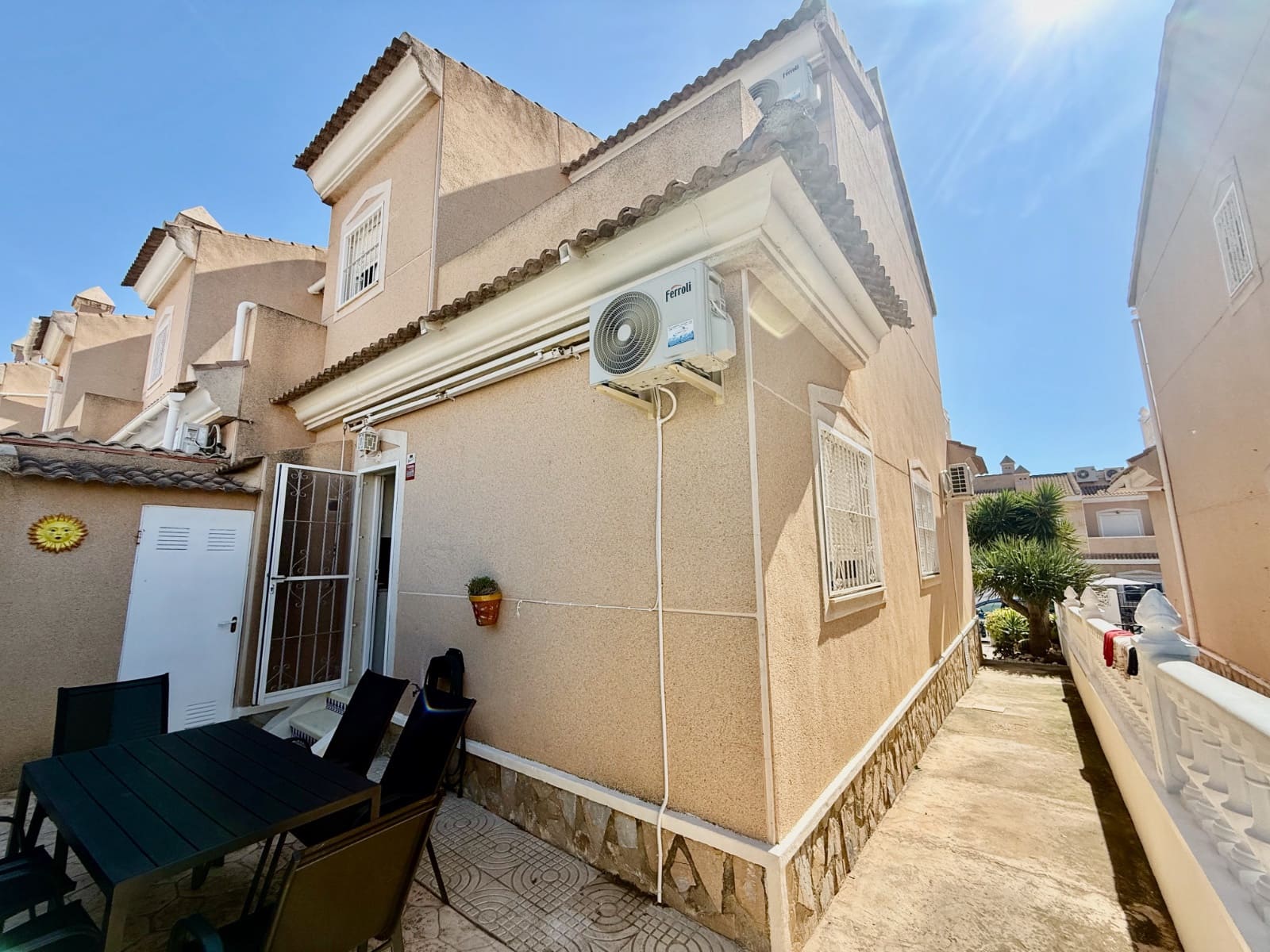 3 makuuhuone Paritalo myytävänä paikassa Ciudad Quesada mukana uima-altaan - 235 000 € (Ref: 9809805)