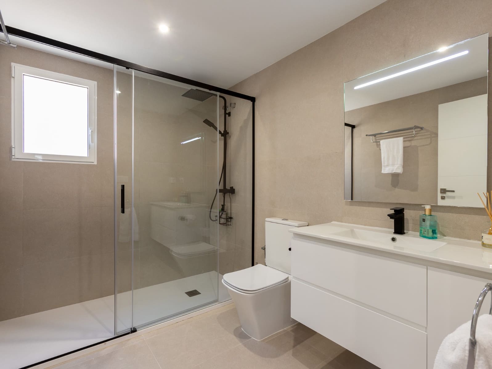 Chalet de 4 habitaciones en Los Balcones en venta con piscina - 650.000 € (Ref: 9809810)